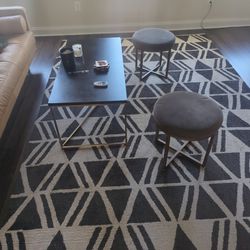 Coffee Table With Matching 2 Stools