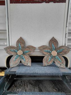 3D Wooden Flower Wall Decor (x2)