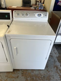 GE GAS DRYER IN WHITE
