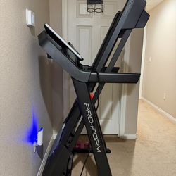 Pro Form Carbon XL Treadmill