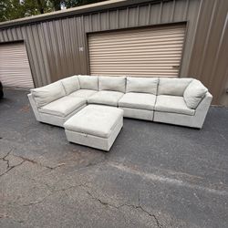 LIKE-NEW Thomasville Gray Modular Sectional Couch w/ Ottoman - Delivery Available!