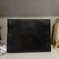 GWP Beauty Makeup Pouch