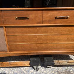 ***Magnavox Vintage Console Stereo***