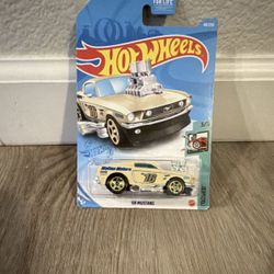 Hot Wheels Tooned 1:64 '68 Ford Mustang Diecast Car Yellow Unopened Box