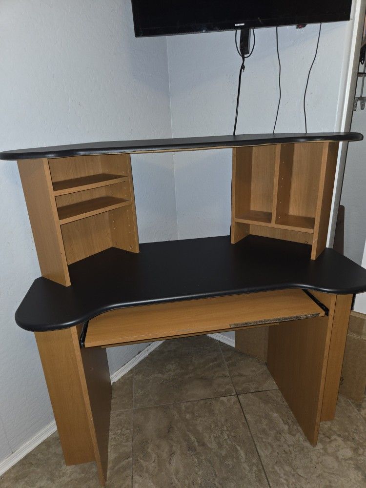 Corner Desk