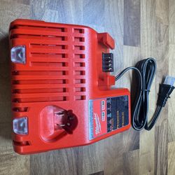 Milwaukee M12 and M18 12-Volt/18-Volt Lithium-lon Multi-Voltage Battery Charger
