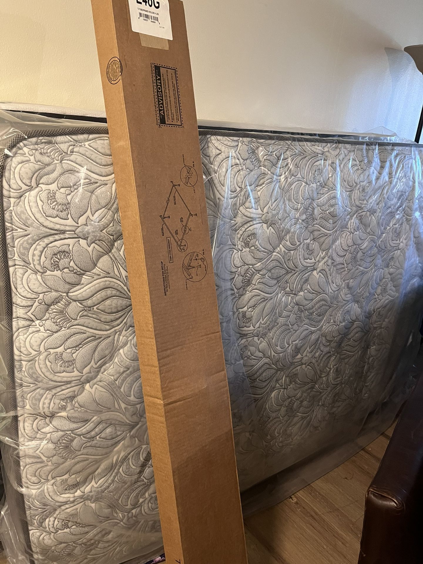 Full Size Mattresses And Leather Couch
