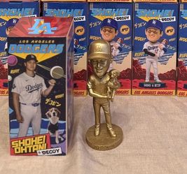 GOLD OHTANI & DECOY BOBBLEHEAD