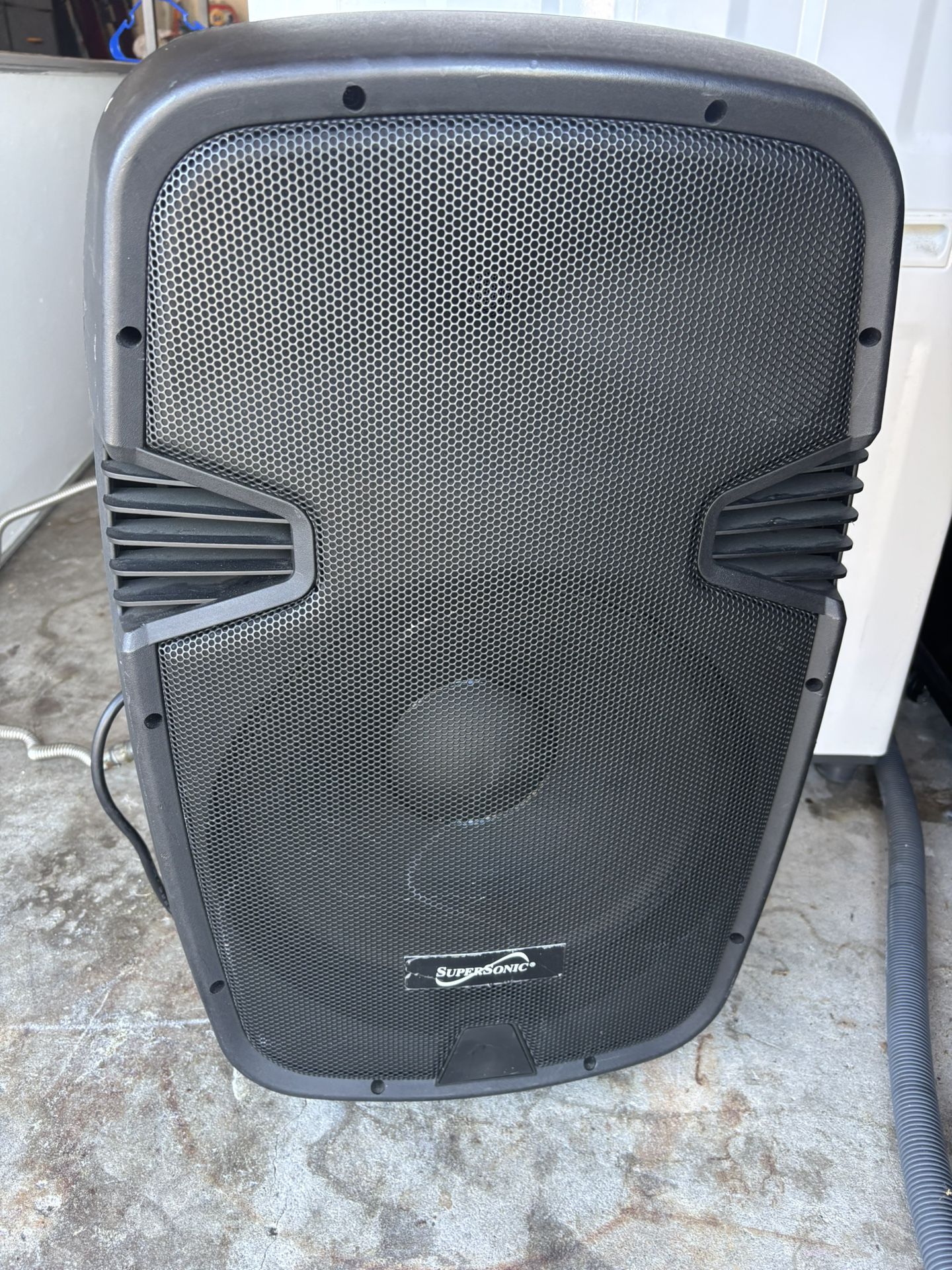 Supersonic Speaker 