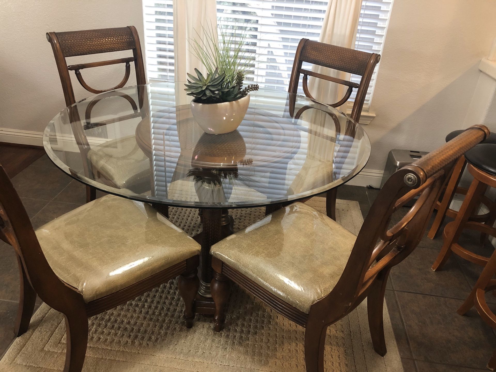 Dining / Breakfast Table Solid Wood and glass top