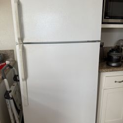 Hot Point Refrigerator For Sale