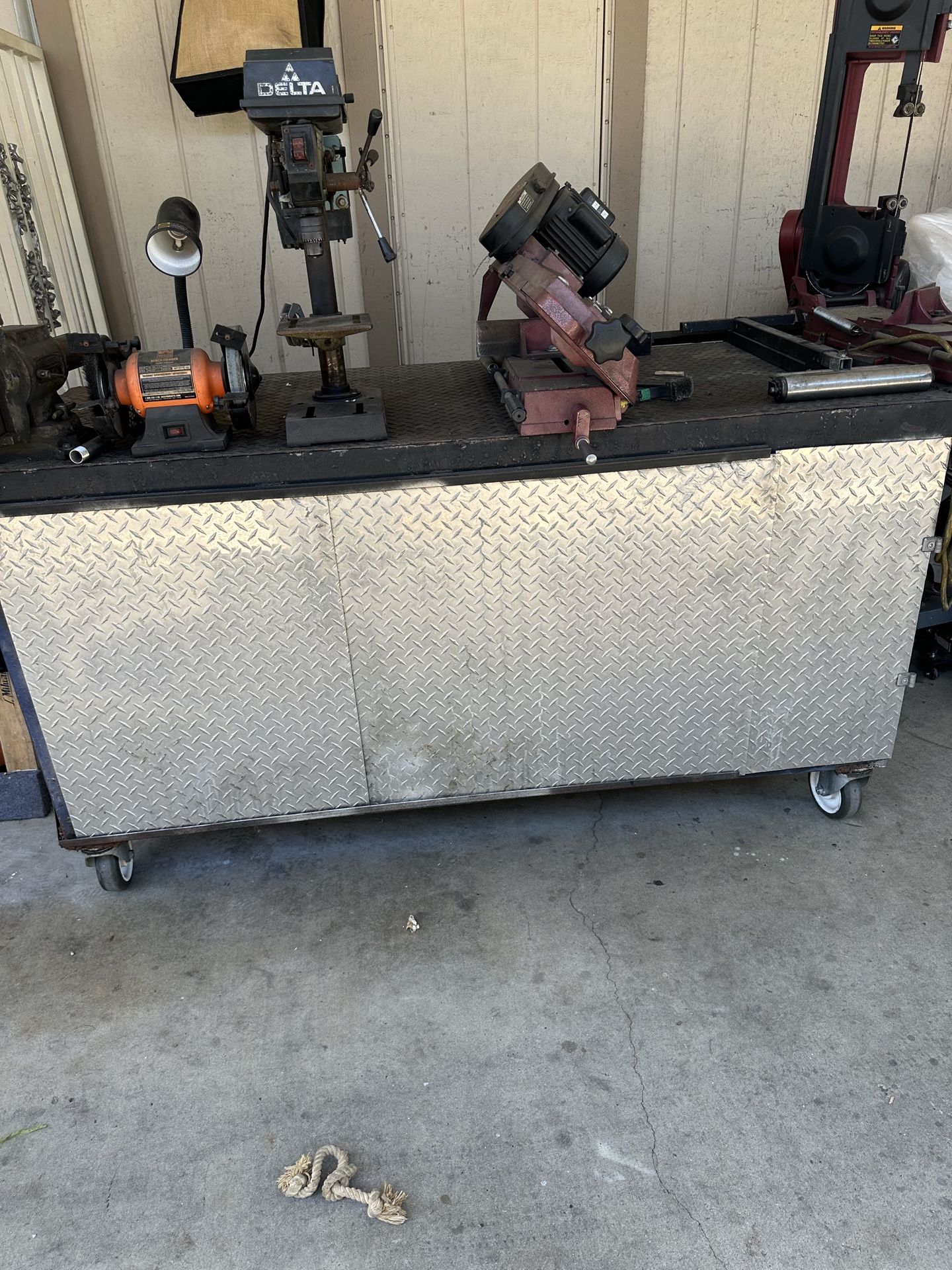 Work bench