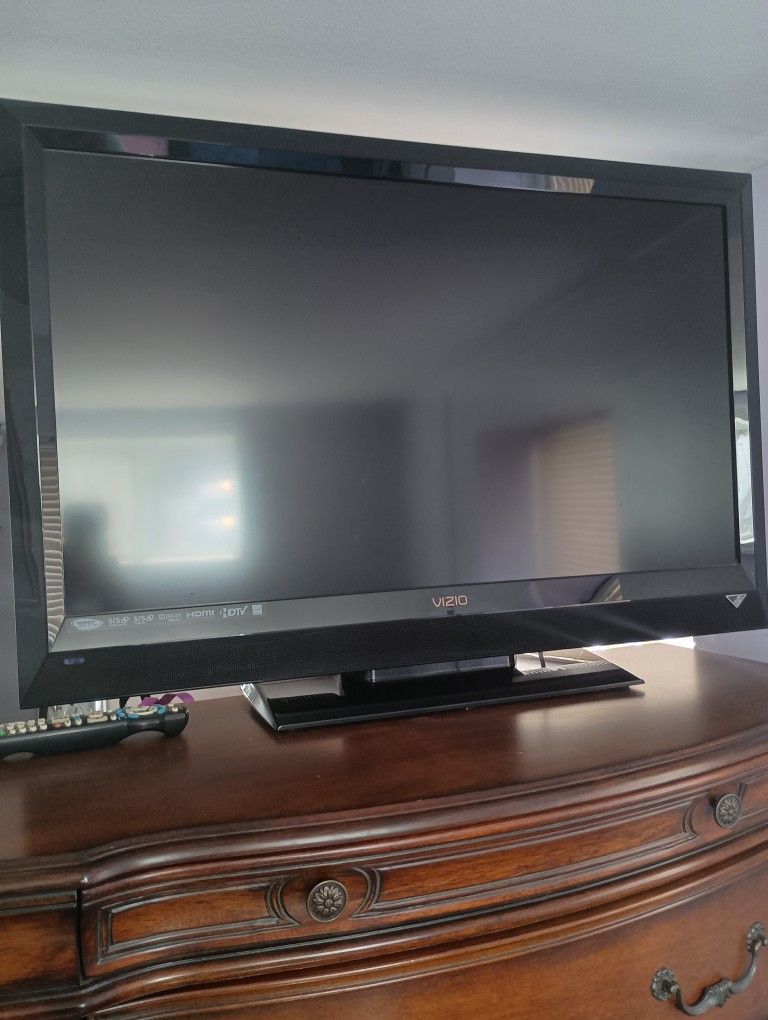 Vizio TV 42 Inches