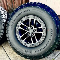 (5) Brand New 2026 17” Jeep Wrangler Moab 392 OEM Wheels and 35” BF Goodrich KO2s