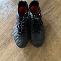 Excellent Nike Mens Black Soccer Cleats - Size 11