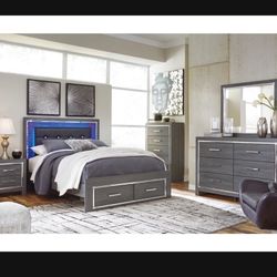 Brand New Ashley Lodanna Elegant Queen Size Bedroom Set