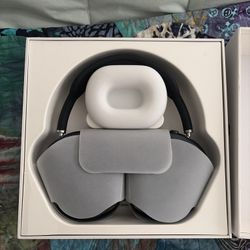 Apple Airpod Maxes - Midnight color