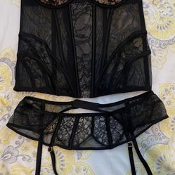 Victorias Secret Floral Lace Bustier/Corset With Garter Belt 