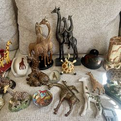 Vintage Giraffe Figurine Lot Of 19 