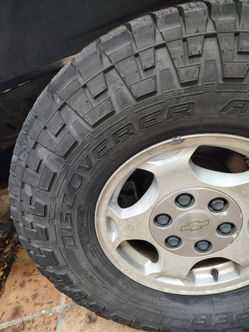 4 wheel and tires siz16 Chevy