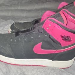 Jordan 1 Retro High OG Vivid Pink 8Y