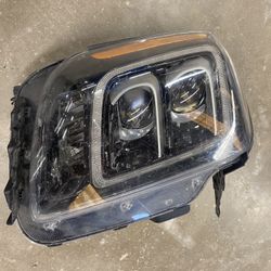 2021-2022 Kia Telluride Right Headlight 