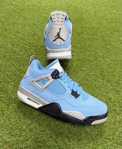 Jordan 4 UNC University Blue Size 5.5y