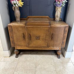 Antique Oak Sideboard / Buffet Cabinet (1920s–40s)
