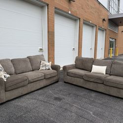 Matching Sofa Set – 2 Couches ***Free Curbside Delivery***