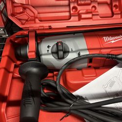 Milwaukee 1” SDS Plus Rotary Hammer 