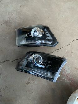 Headlight for dodge ram classic 2010to2019
