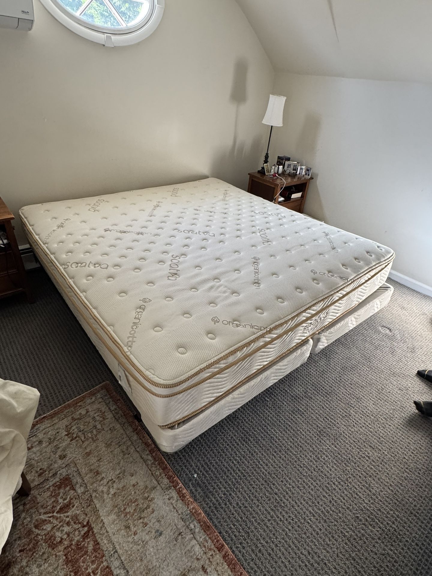 Saatva Classic Mattress, Firm, 11.5", King, Like New, Excellent Condition