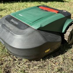 ROBOMOW NEW OUT OF BOX