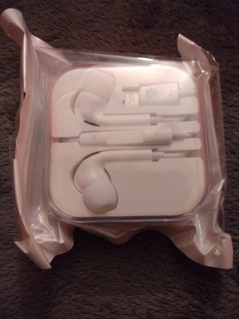 Wired Headphone/Airphone For Apple iPad Or Iphone. Type C Devices. Brand New.