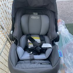 Graco Snugride Infant Car Seat 