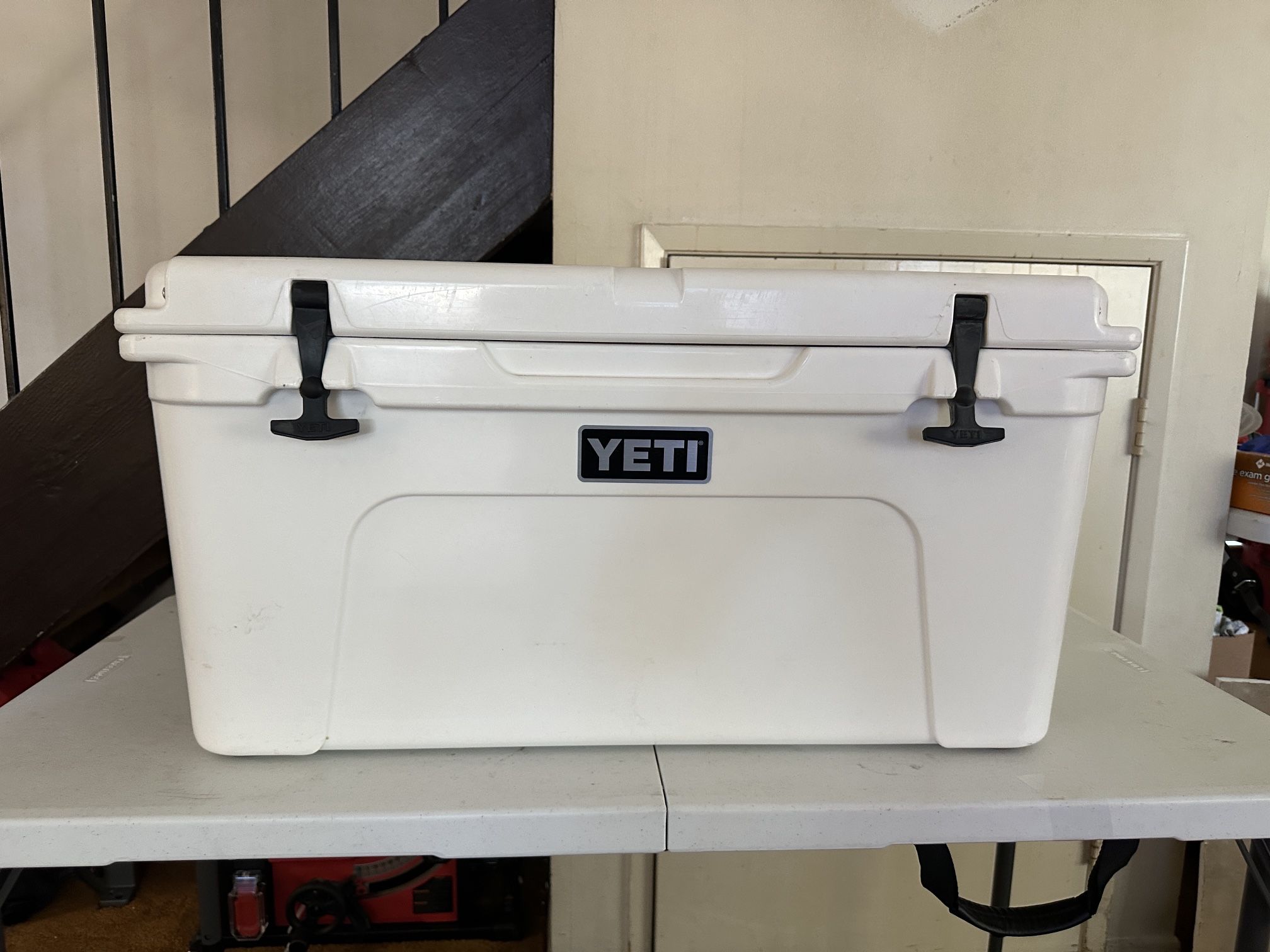 Yeti 65 Tundra Cooler in White