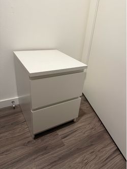 White 2-Drawer Nightstand / Bedside Table