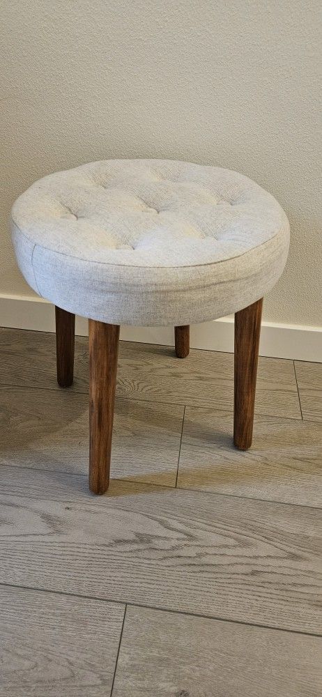 Wooden Leg Stool Chair