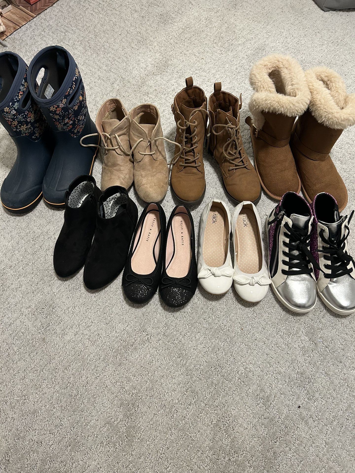 Girls Shoes Lot Of 8 Pairs (sizes 4-6)