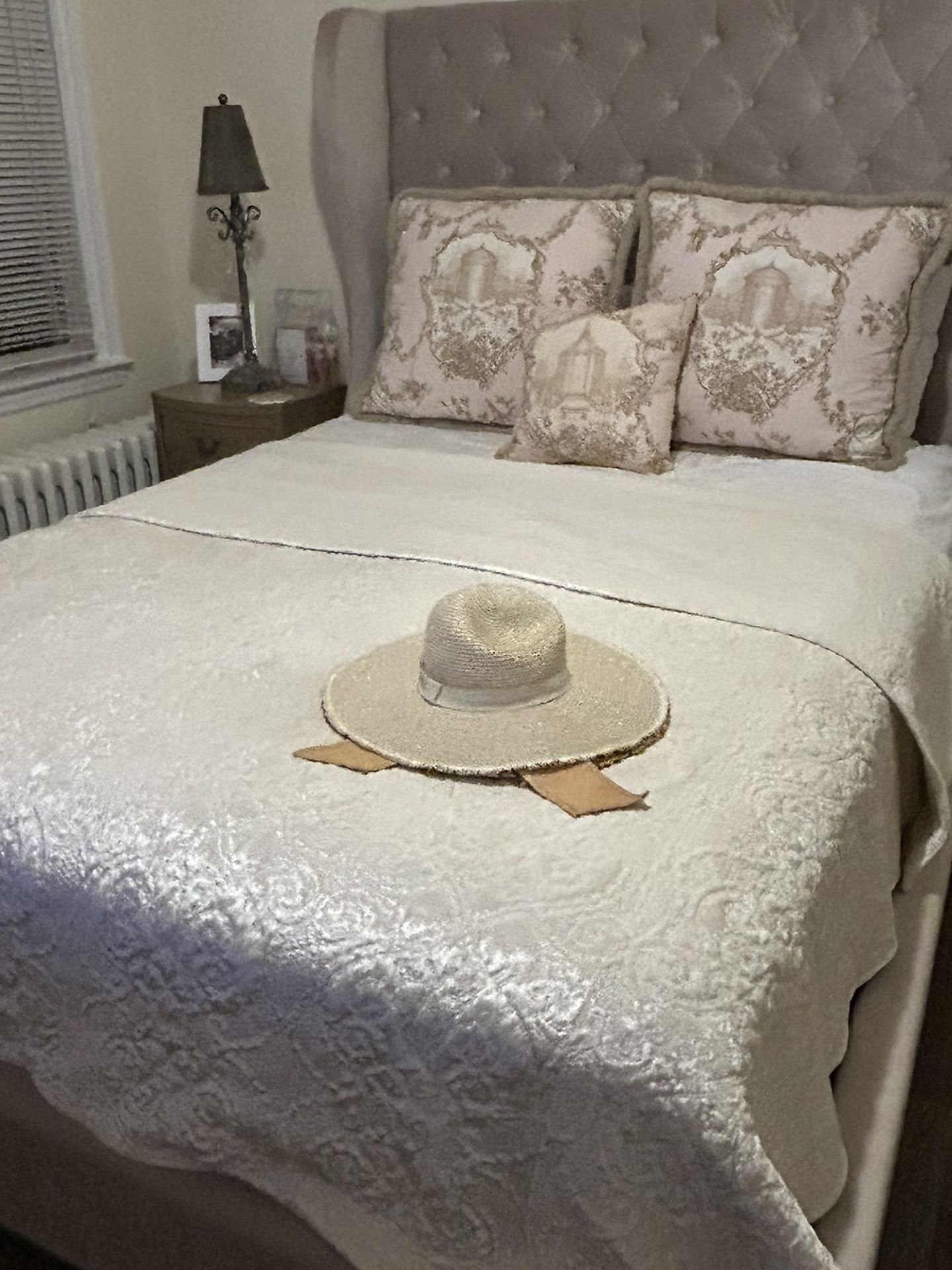 Queen Size Upholstery Bed