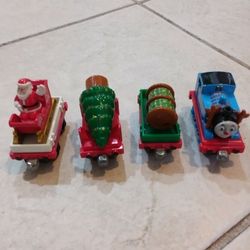 Thomas & Friends Take-n-Play Santa's Little Helper Thomas the Train Holiday Diecast Set