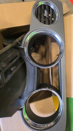 Gauge and vent bezel kit for mustang gt
