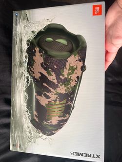 JBL Xtreme 5 - Portable waterproof speaker with massive legendary JBL sound, ambient edge lighting, and a convenient shoulder strap - Squad
