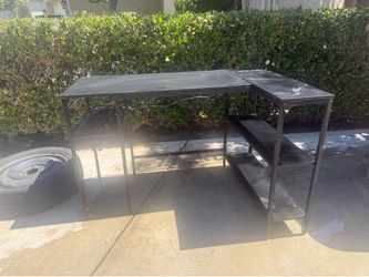 Barley used like brand new desk