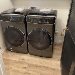 HIGH TECH HIGH END Samsung Flex Dual Washer and Dryer with steam