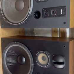 Realistic Mach Two Speakers, Pair
