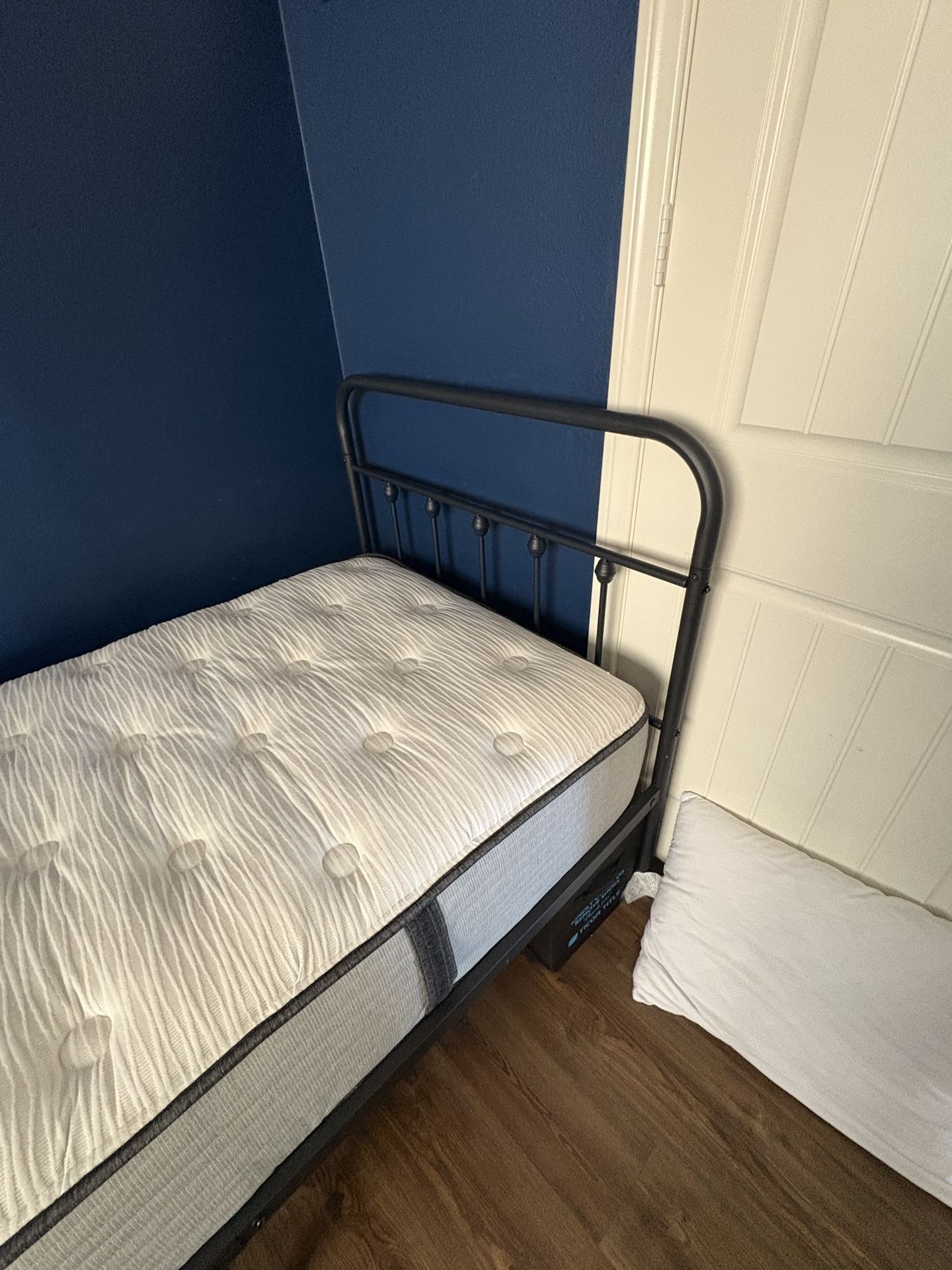 Twin Bed Frame & Mattress