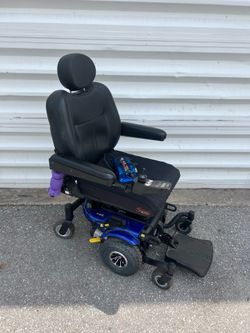 Delivery Available! Pride Mobility J6 High Performance Power Wheel Chair Scooter! Includes Charger. Brand New Batteries. Works great! Retails over $5,