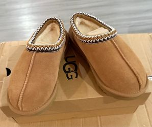 UGG size 6 woman’s