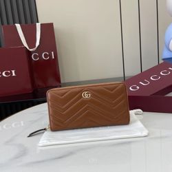 A classic wallet designed by women